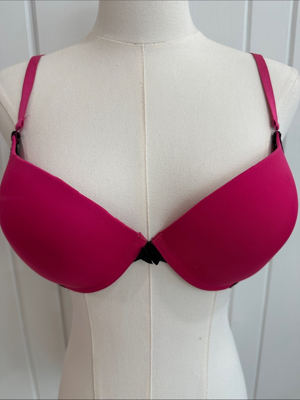 Tart Intimate 36d Fushia Pink and Black Lace  Push-Up Bra
